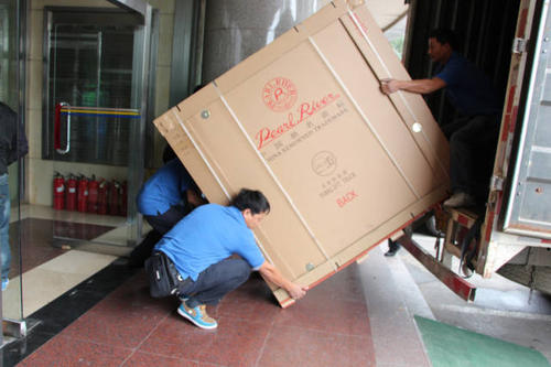 沙湾钢琴贵重工艺品无忧运